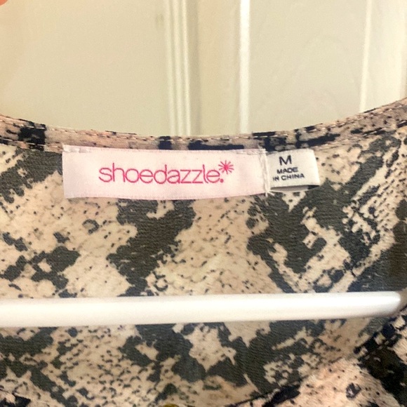 Shoe dazzle new with tags animal print type blouse with Ty front. Size M/NWT - Picture 8 of 9